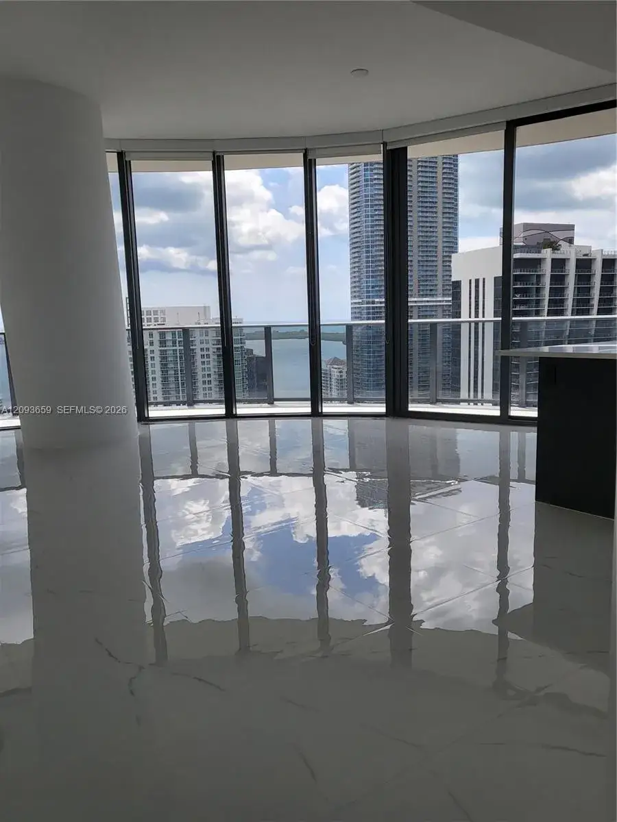 3 bedroom 3 bath Residential for sale at 45 SW 9th Street # 4303, Miami FL 33130