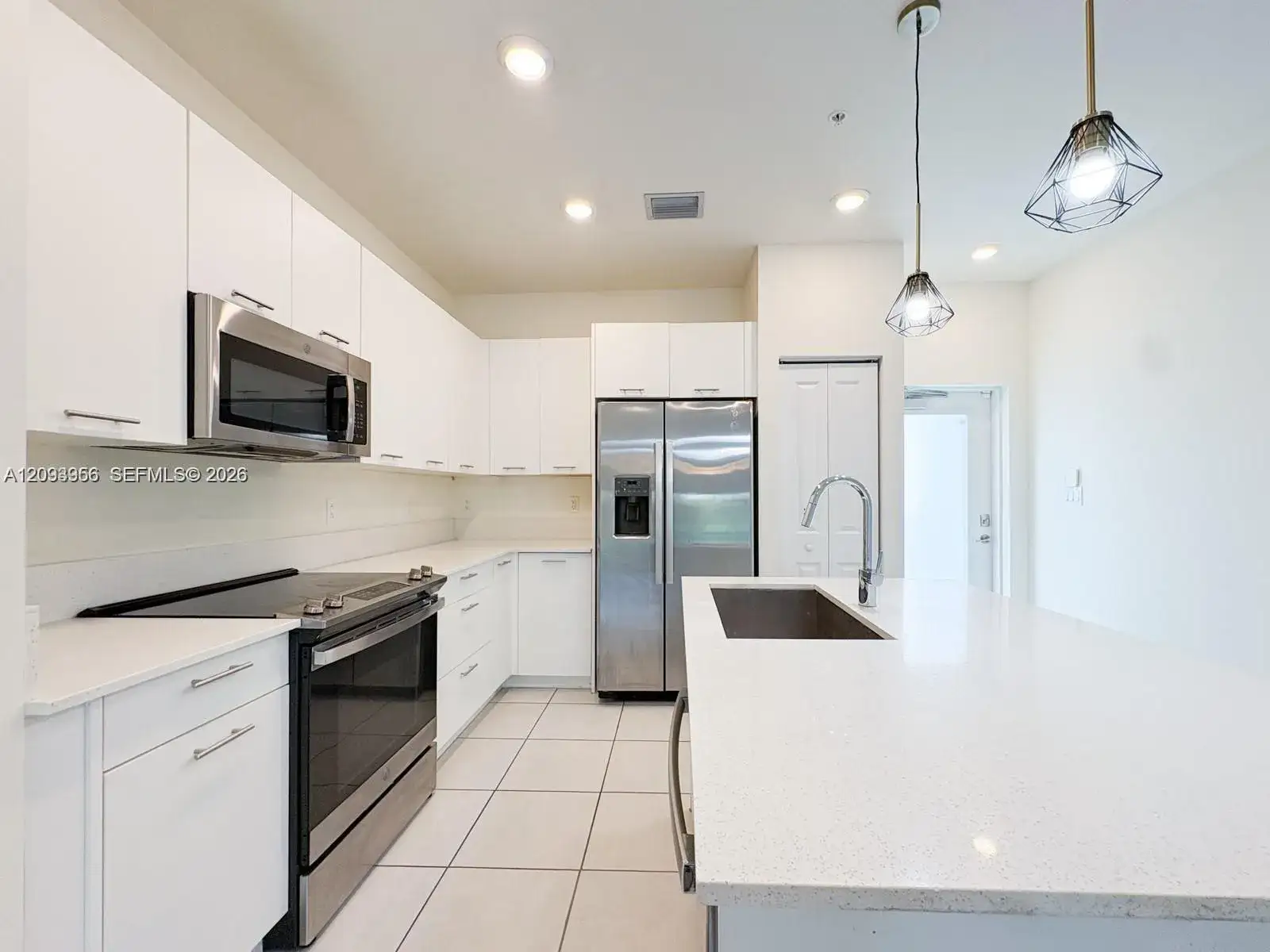 8167 NW 41st St # 206, Doral FL 33166