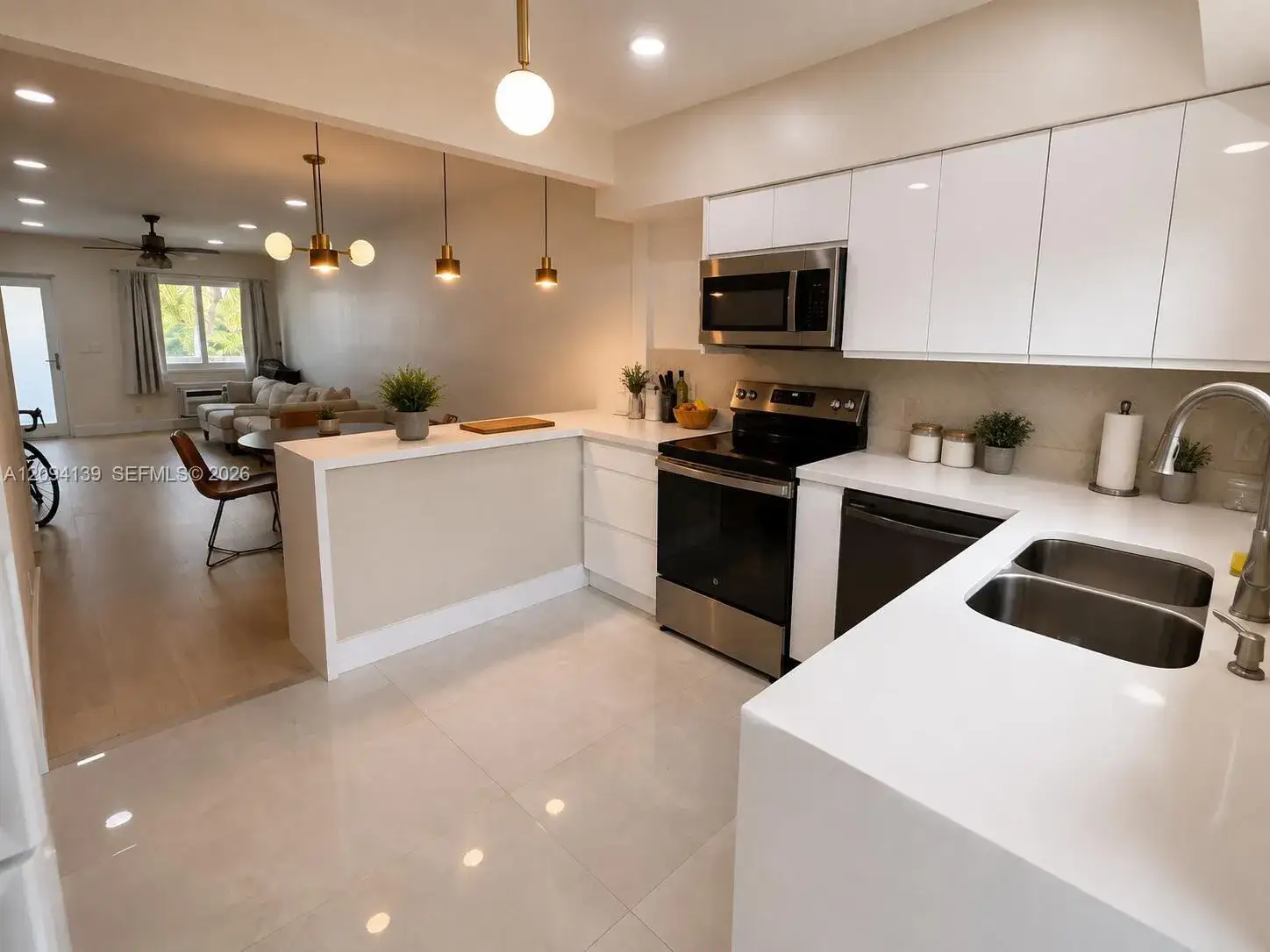 2 bedroom 1 bath Residential for sale at 600 Layne # 226, Hallandale Beach FL 33009