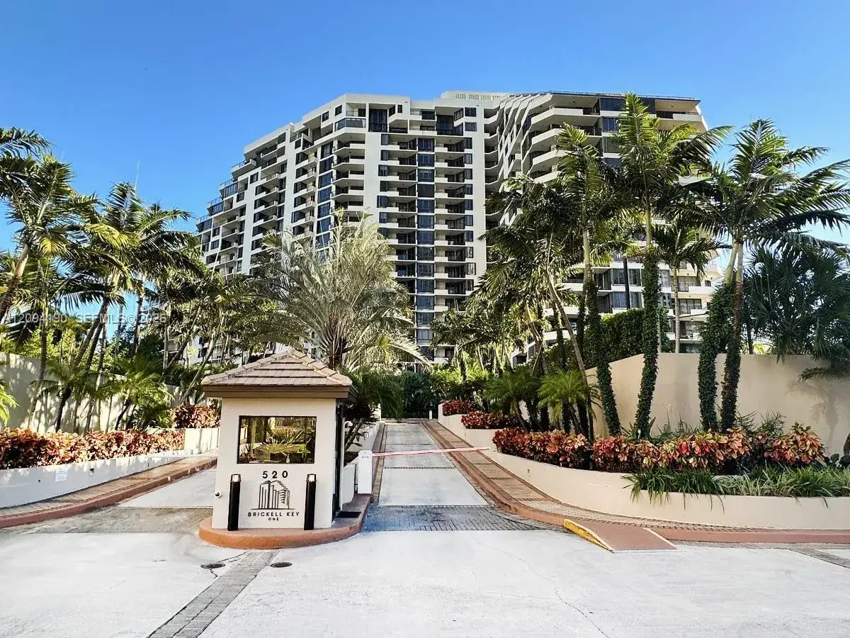 520 Brickell Key Dr # A1217, Miami FL 33131