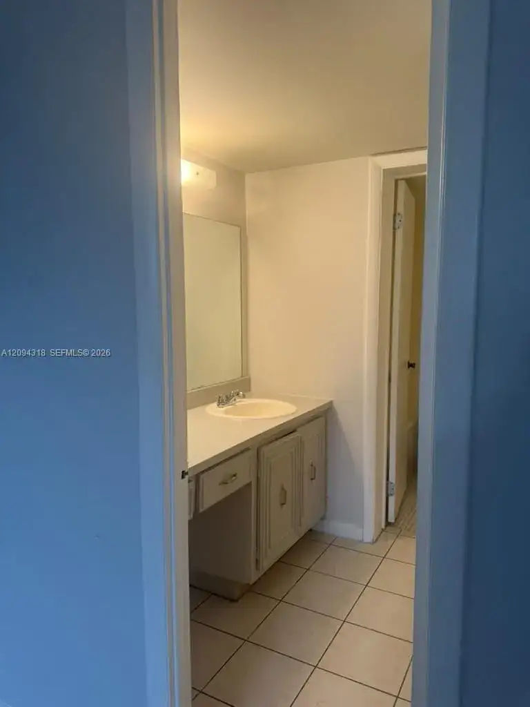 484 NW 165th St Rd # 311, Miami FL 33169