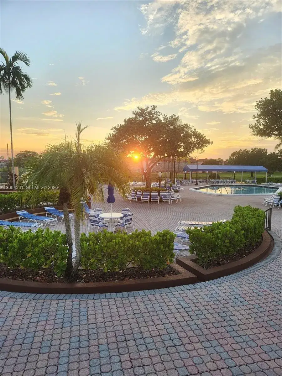 2 bedroom 2 bath Residential for sale at 8891 Sunrise Lakes Blvd # 302, Sunrise FL 33322