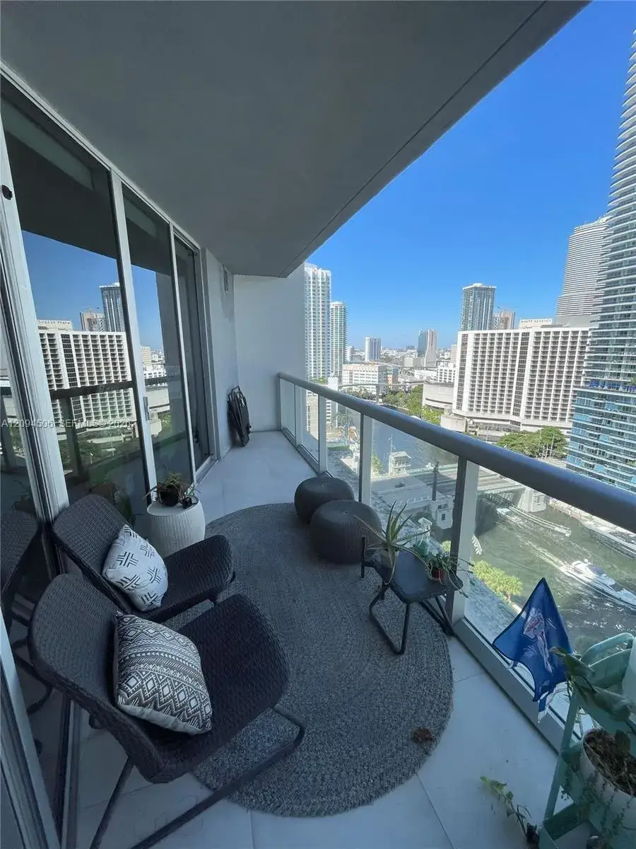 475 Brickell Ave # 2114, Miami FL 33131