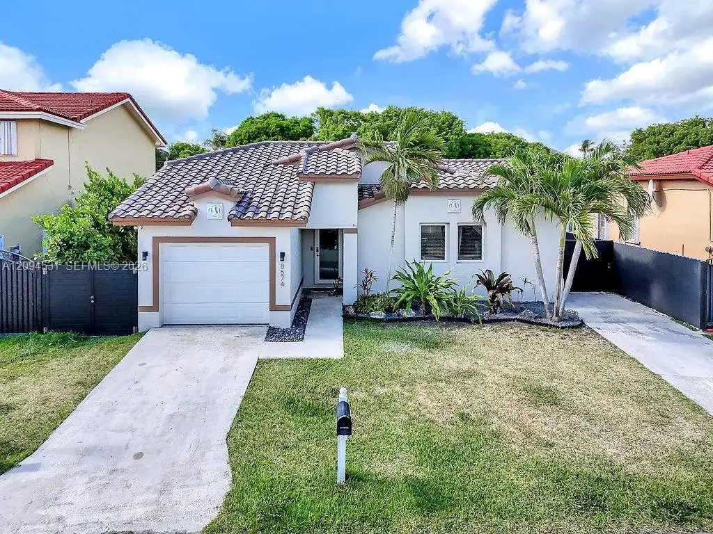 8574 SW 211th Ter, Cutler Bay FL 33189