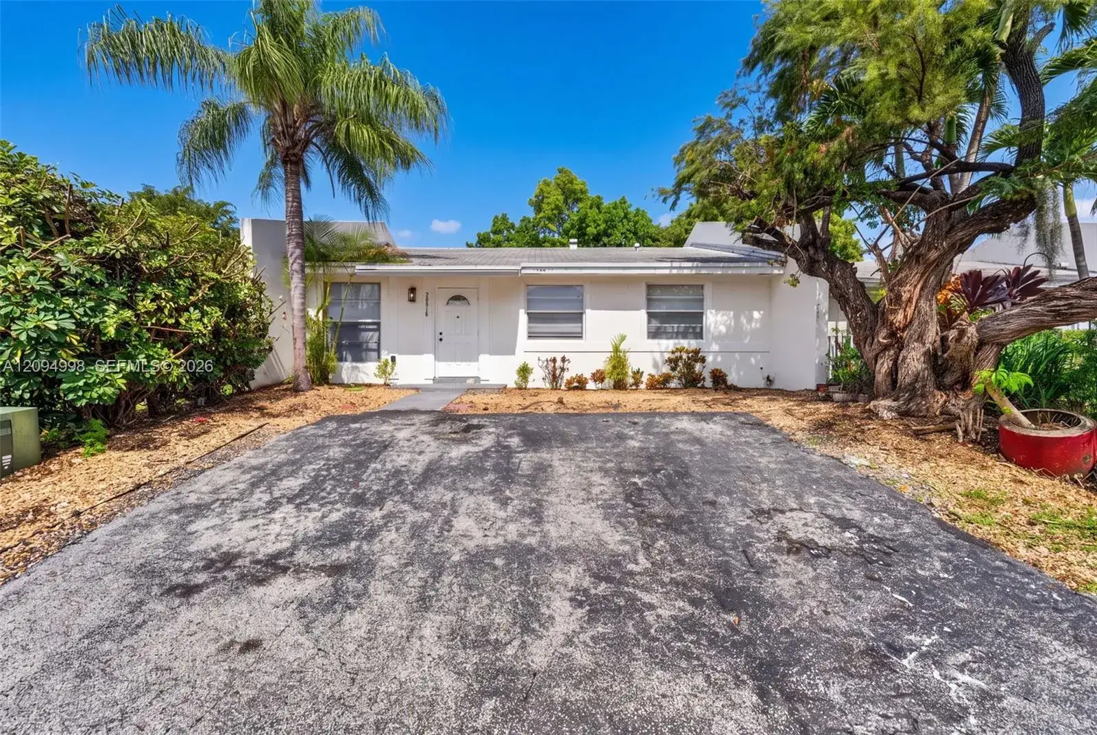 3 bedroom 2 bath Residential for sale at 20816 SW 103rd Pl, Cutler Bay FL 33189