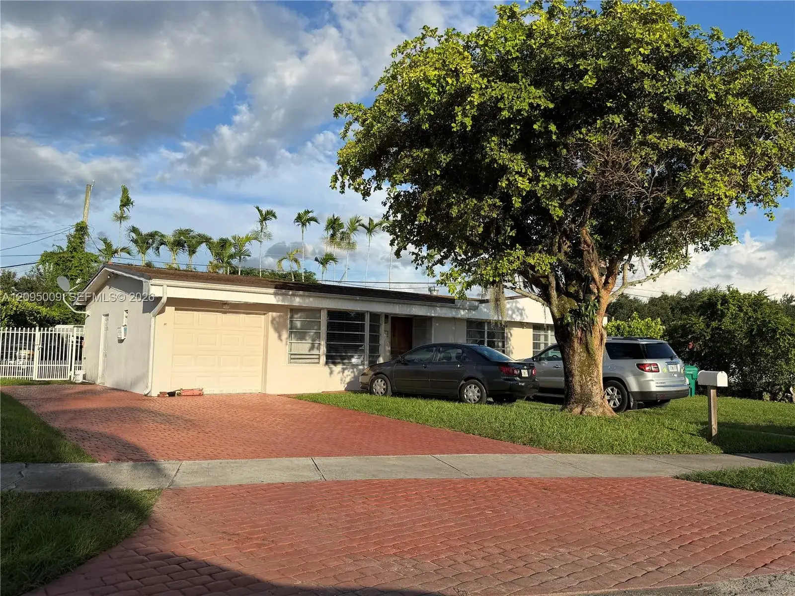 3 bedroom 2 bath Residential for sale at 1821 SW 92nd Ct, Miami FL 33165