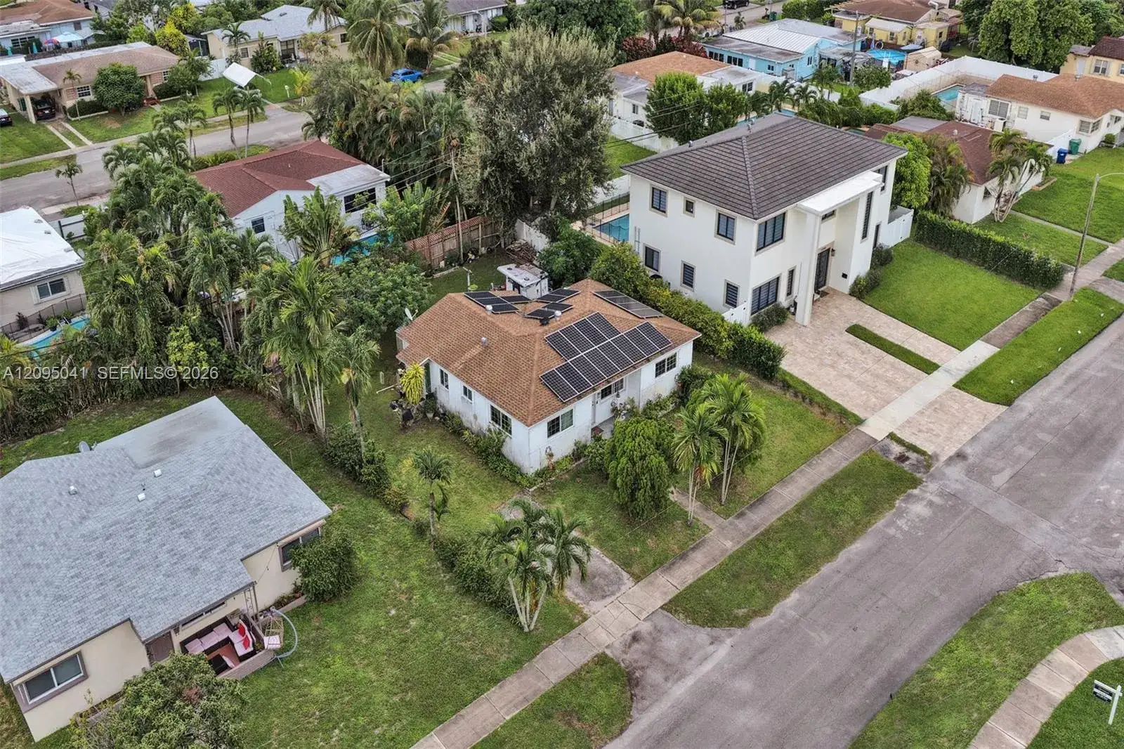 3 bedroom 2 bath Residential for sale at 17401 NE 11th Ct, Miami FL 33162