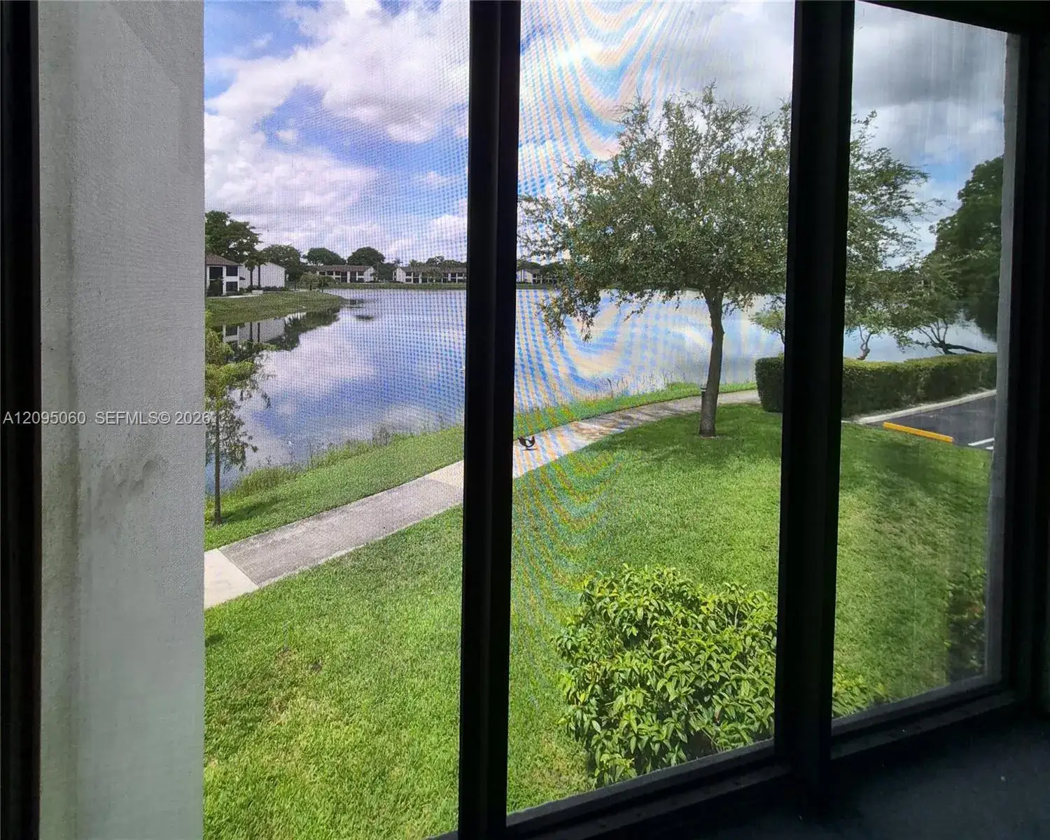 2 bedroom 2 bath Residential for sale at 210 Lake Pointe Dr # 210, Oakland Park FL 33309