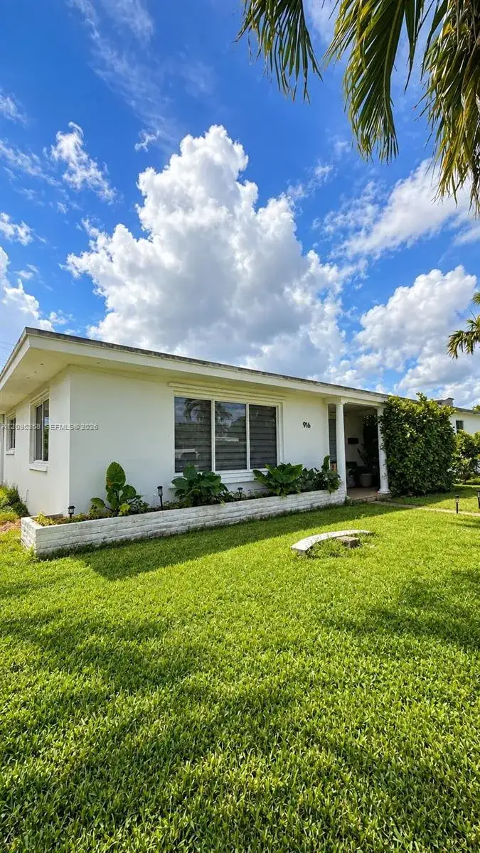 3 bedroom 2 bath Residential for sale at 916 NE 10th St, Hallandale Beach FL 33009