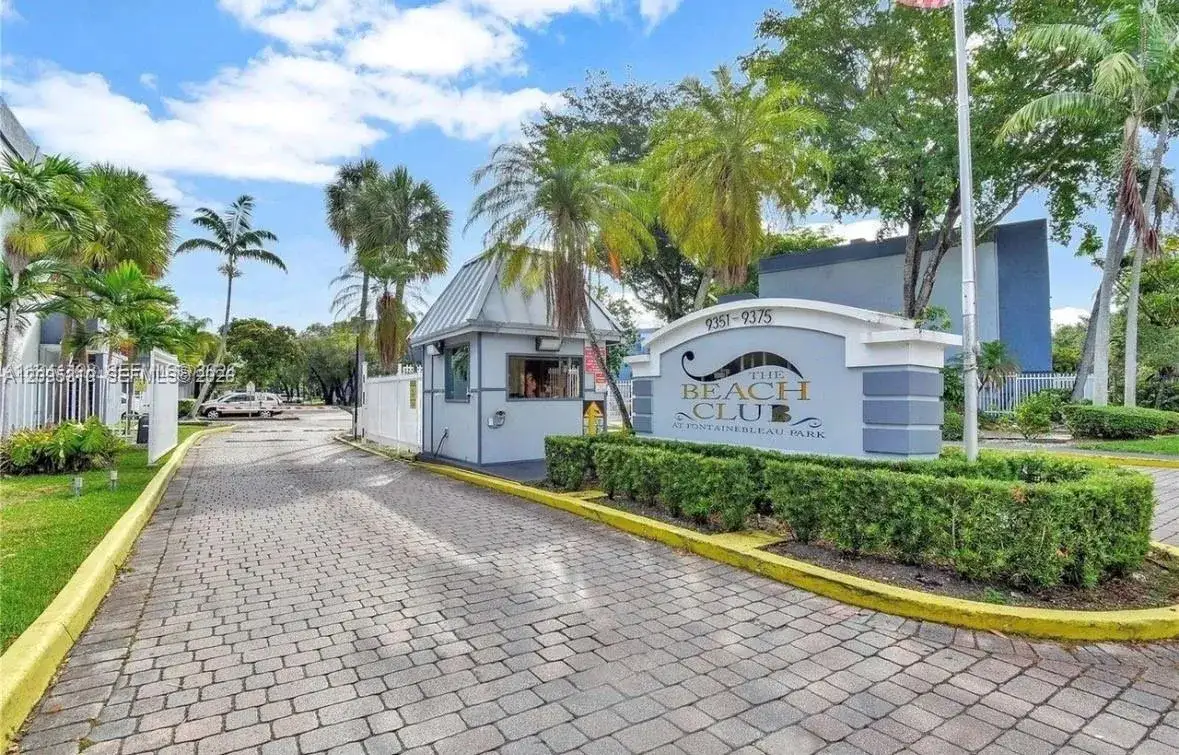 2 bedroom 1 bath Residential for sale at 9371 Fontainebleau Blvd # I220, Miami FL 33172