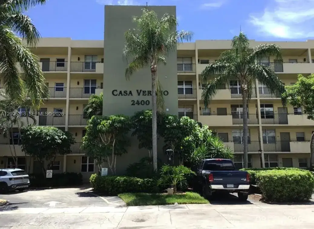 2 bedroom 2 bath Residential for sale at 2400 NE 10th St # 203, Pompano Beach FL 33062