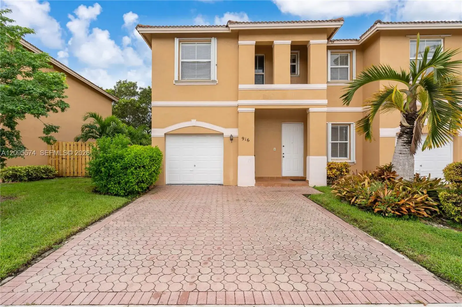 3 bedroom 2 bath Residential for sale at 916 NW 135th Ter, Pembroke Pines FL 33028