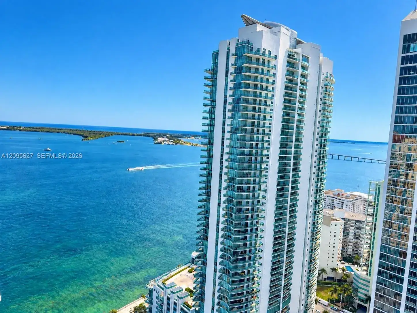 1200 Brickell Bay Dr, Miami FL 33131