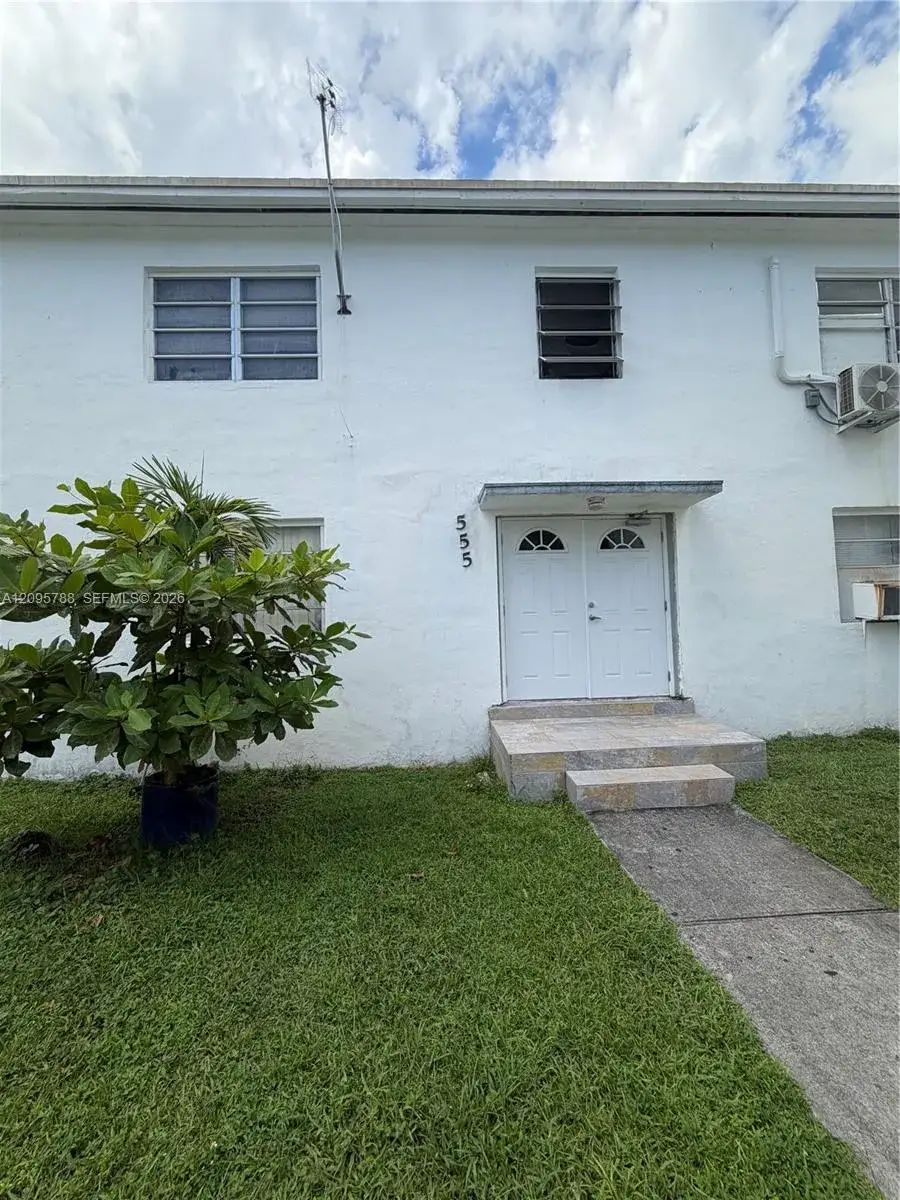 558 SW 7th St # 8, Miami FL 33130