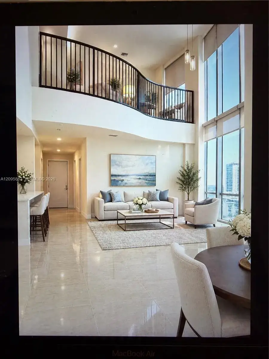 300 S Biscayne Blvd # 1034, Miami FL 33131