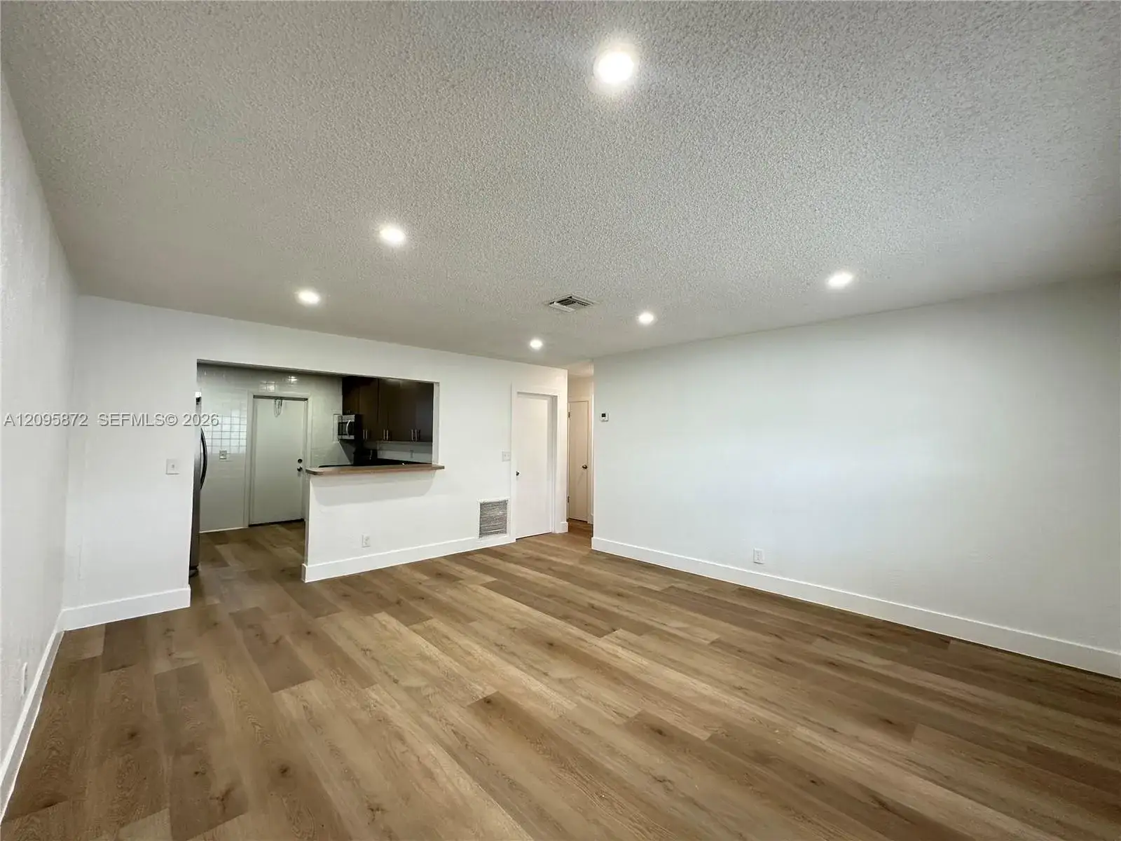 2 bedroom 2 bath Residential Lease for rent at 124 NW 2nd Ave # A, Hallandale Beach FL 33009