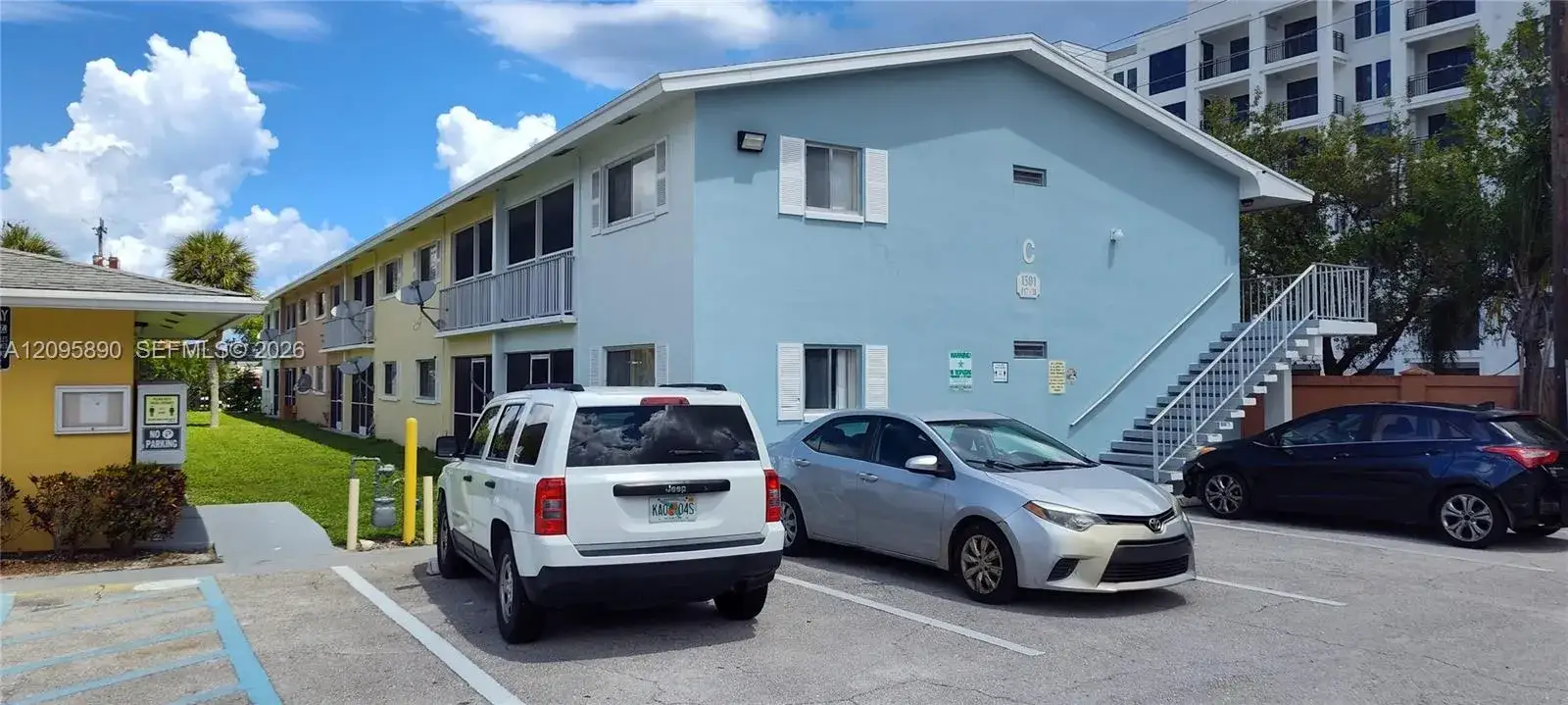2 bedroom 1 bath Residential for sale at 1501 Crescent Cir # C27, Lake Park FL 33403