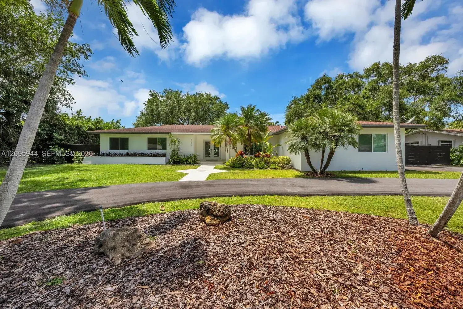 5 bedroom 3 bath Residential for sale at 13840 SW 74th Ave, Palmetto Bay FL 33158