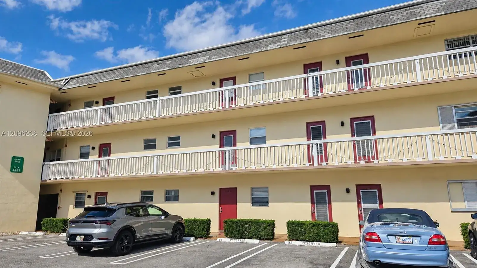 1 bedroom 1 bath Residential for sale at 4441 NW 16th St # J108, Lauderhill FL 33313