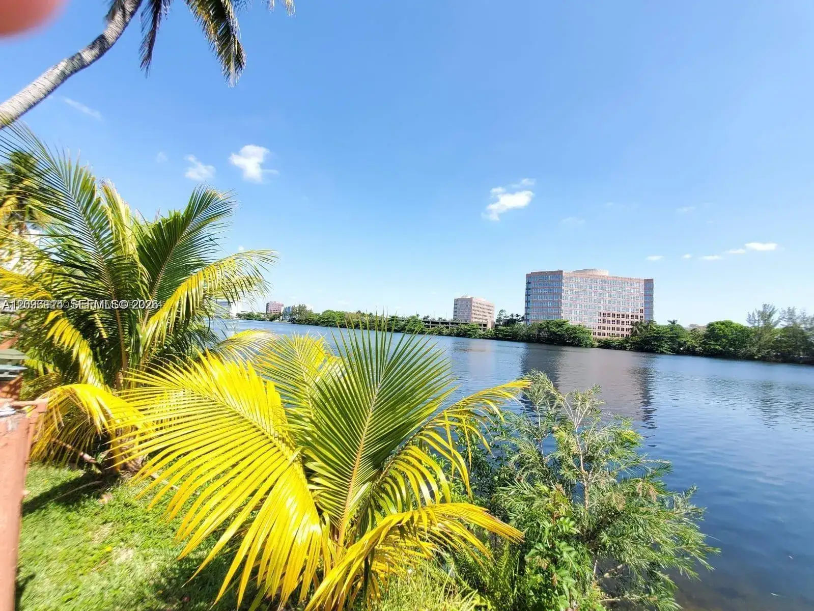 5199 NW 7th St # 101, Miami FL 33126