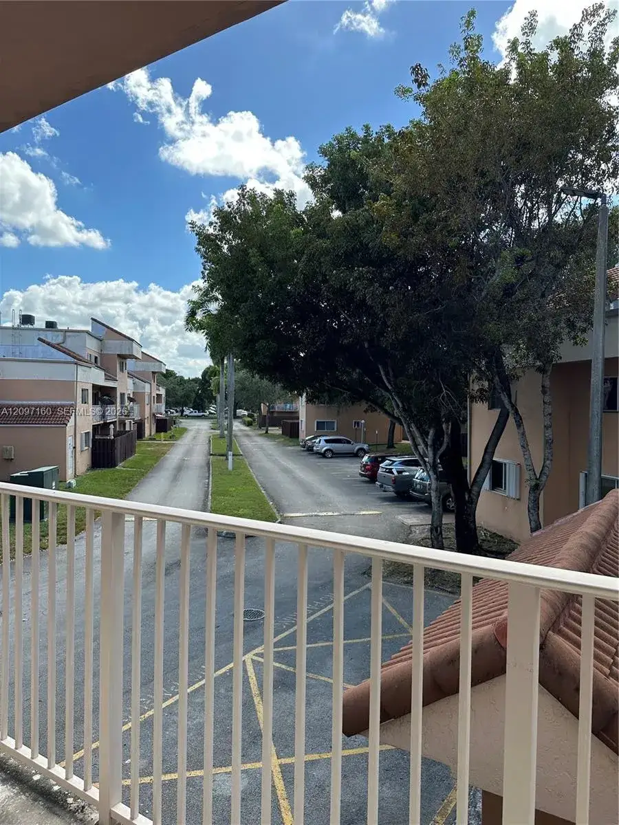 14907 SW 80th St # 201, Miami FL 33193