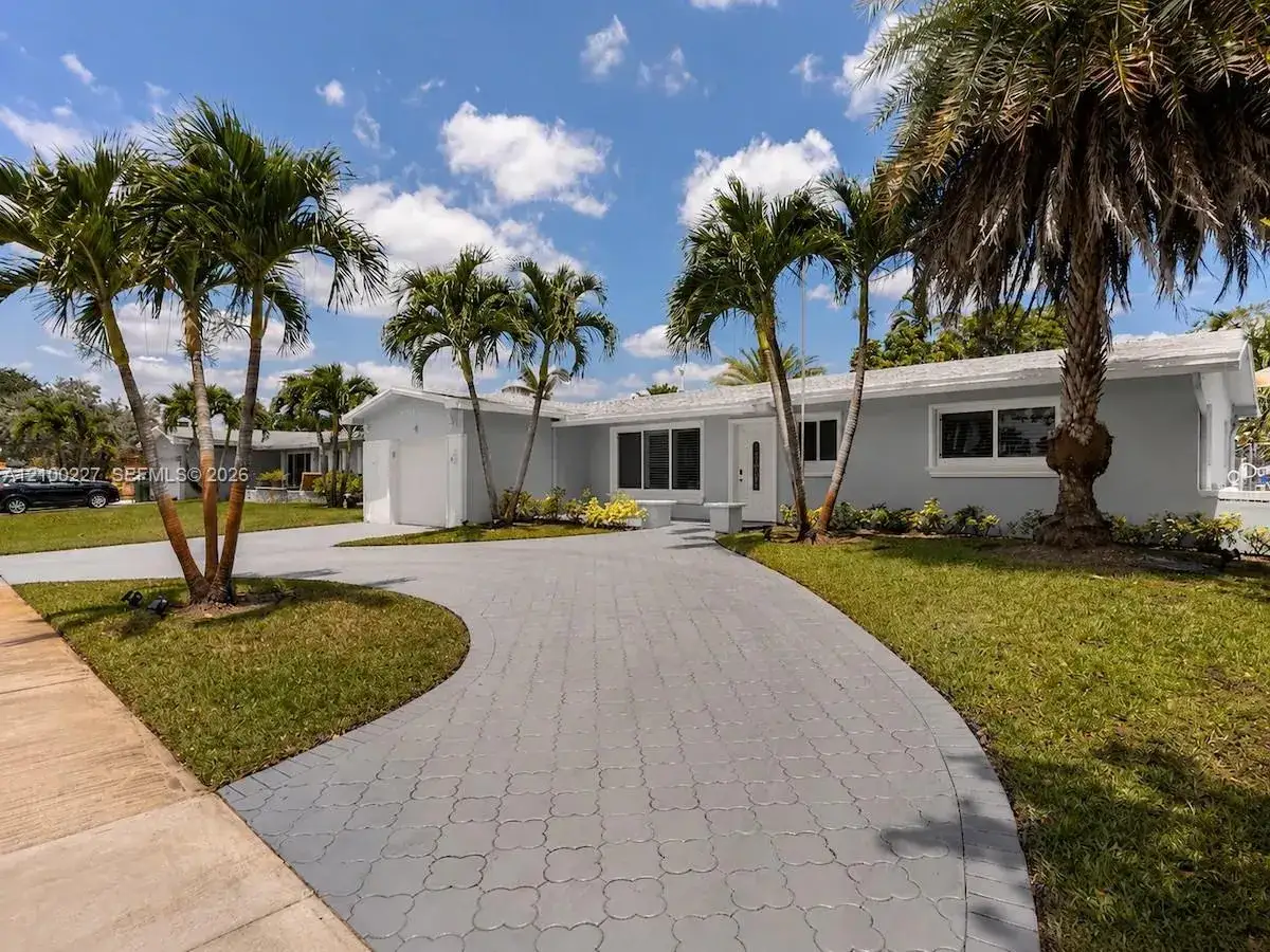 10911 Taft St, Pembroke Pines FL 33026