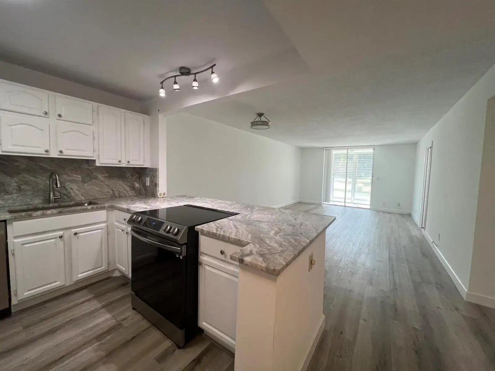 3 bedroom 2 bath Residential for sale at 6161 NW 2nd Avenue # 114, Boca Raton FL 33487