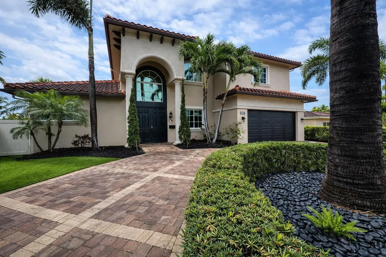 3 bedroom 3 bath Residential Lease for rent at 2461 SE 10th Street, Pompano Beach FL 33062