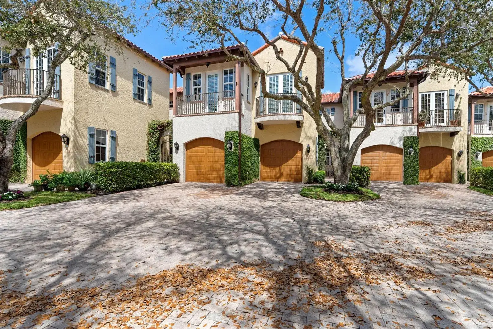 3 bedroom 2 bath Residential for sale at 1027 Coralina Lane, Delray Beach FL 33483