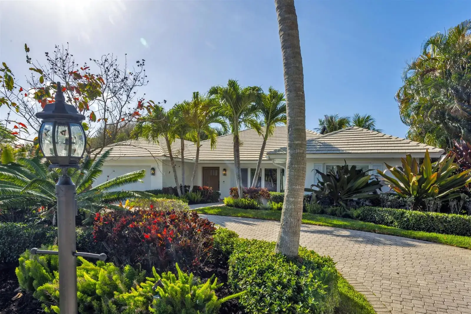 3 bedroom 2 bath Residential for sale at 2720 Cardinal Circle, Gulf Stream FL 33483