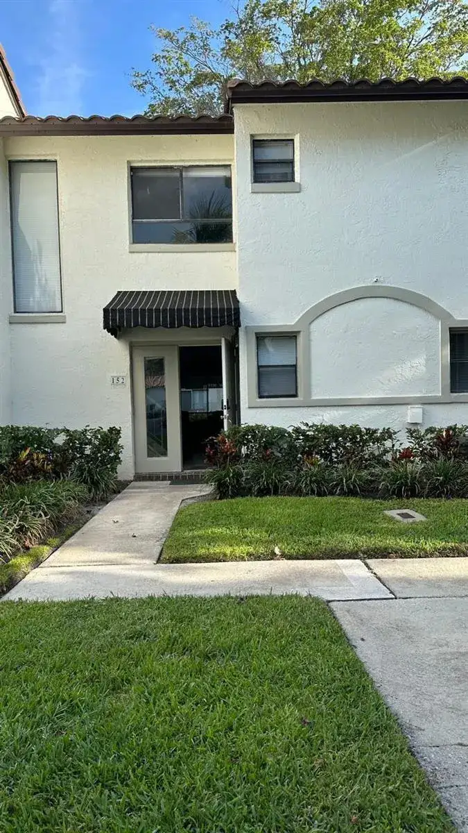 2 bedroom 2 bath Residential for sale at 7200 NW 2nd Avenue # 1520, Boca Raton FL 33487