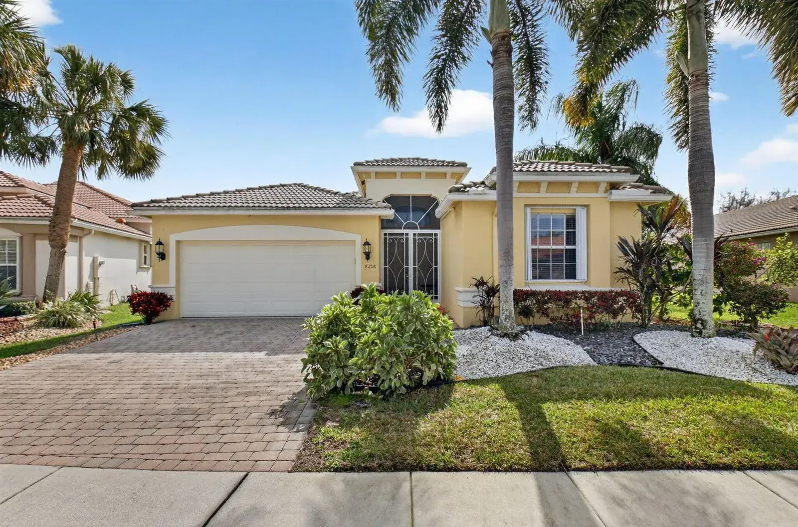 3 bedroom 2 bath Residential for sale at 8208 Parini Way, Lake Worth FL 33467