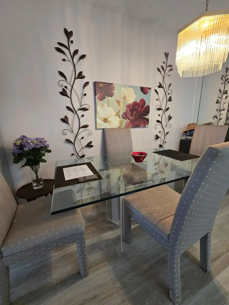 1 bedroom 1 bath Residential for sale at 1010 Berkshire A, Deerfield Beach FL 33442