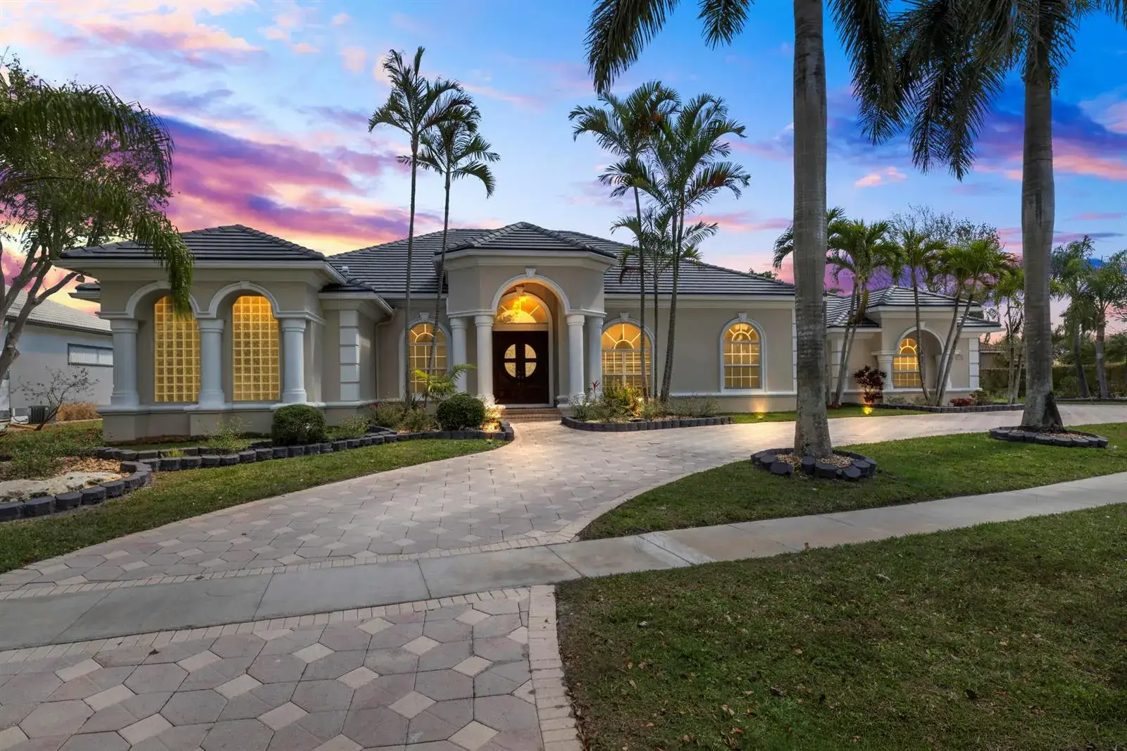 5 bedroom 4 bath Residential for sale at 2296 Greenview Cove Drive, Wellington FL 33414