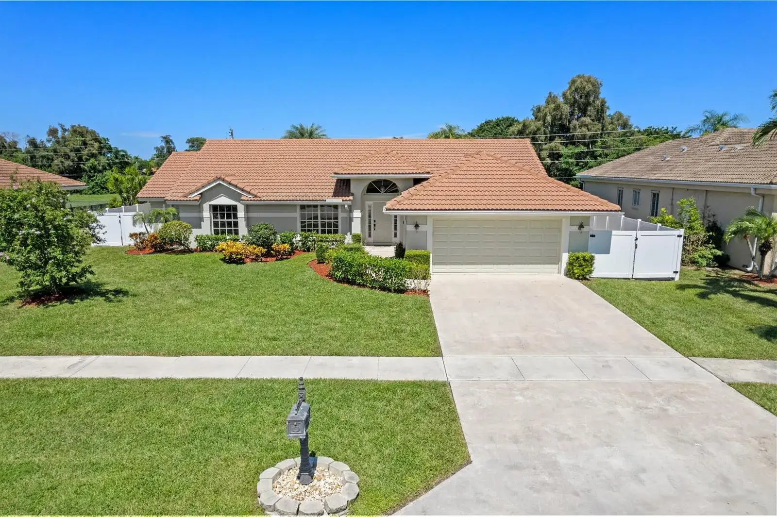 3 bedroom 2 bath Residential Lease for rent at 7598 Fairway Trail, Boca Raton FL 33487