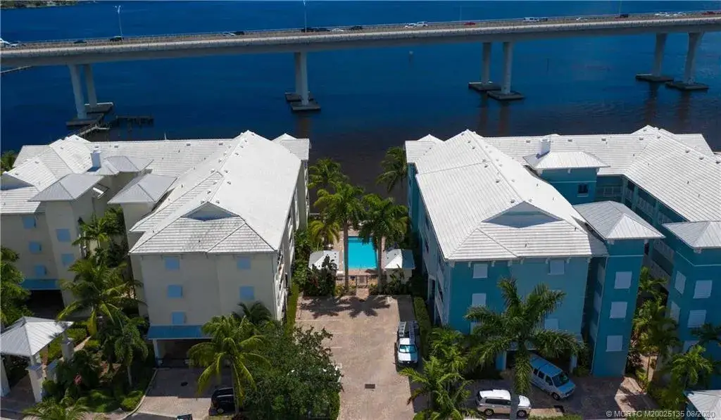 2 bedroom 2 bath Residential Lease for rent at 275 NW Flagler Avenue # 205, Stuart FL 34994