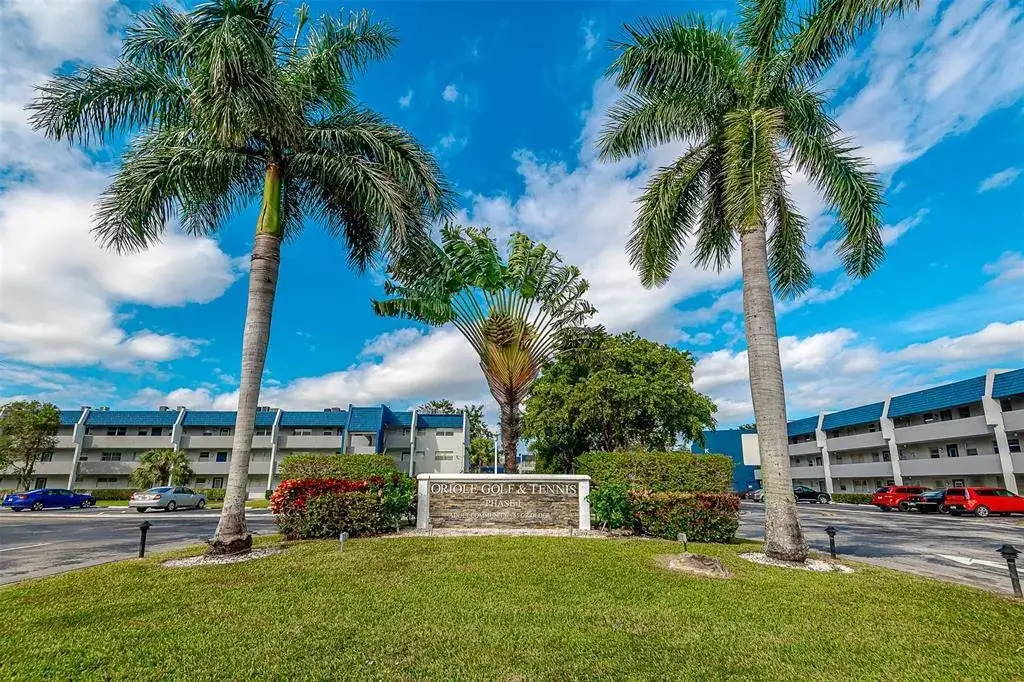 1 bedroom 1 bath Residential Lease for rent at 7807 Golf Cir Circle # 305, Margate FL 33063
