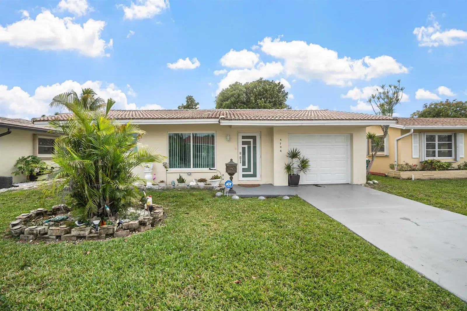 2 bedroom 1 bath Residential for sale at 4708 NW 49th Drive, Tamarac FL 33319