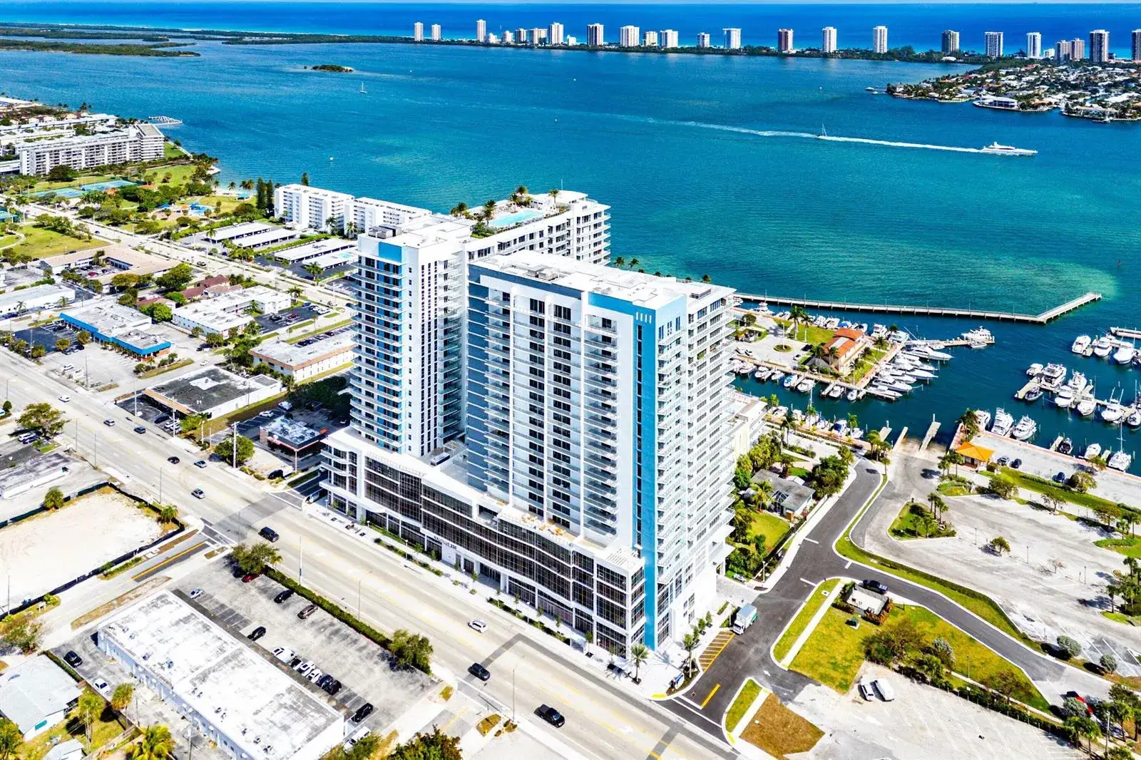 2 bedroom 2 bath Residential for sale at 220 Lake Shore Drive # 1613, Lake Park FL 33403