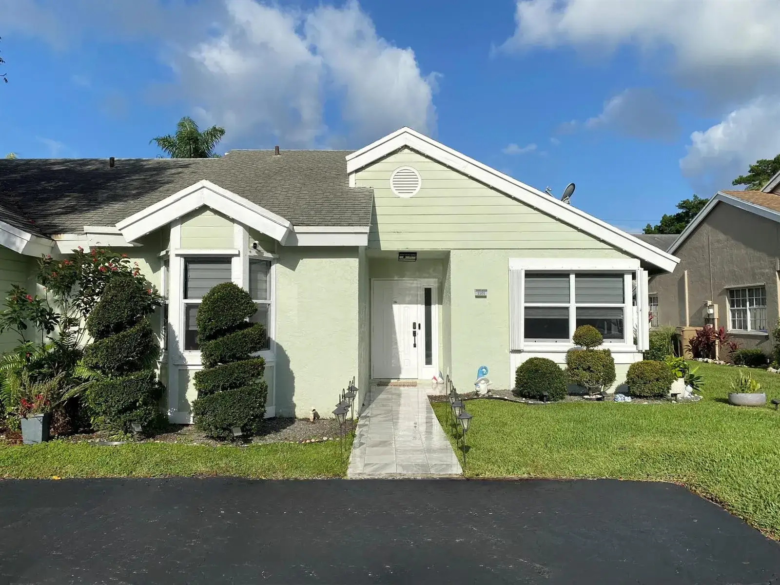 2 bedroom 2 bath Residential for sale at 1101 SW 111th Terrace, Davie FL 33324