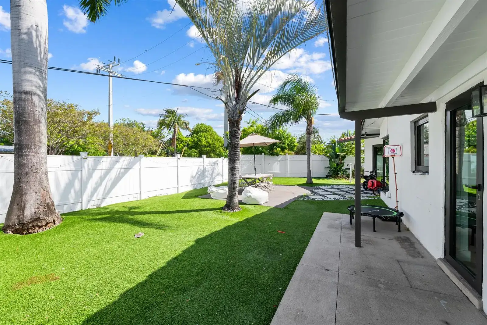 3 bedroom 2 bath Residential Lease for rent at 2601 NE 8th Court, Pompano Beach FL 33062