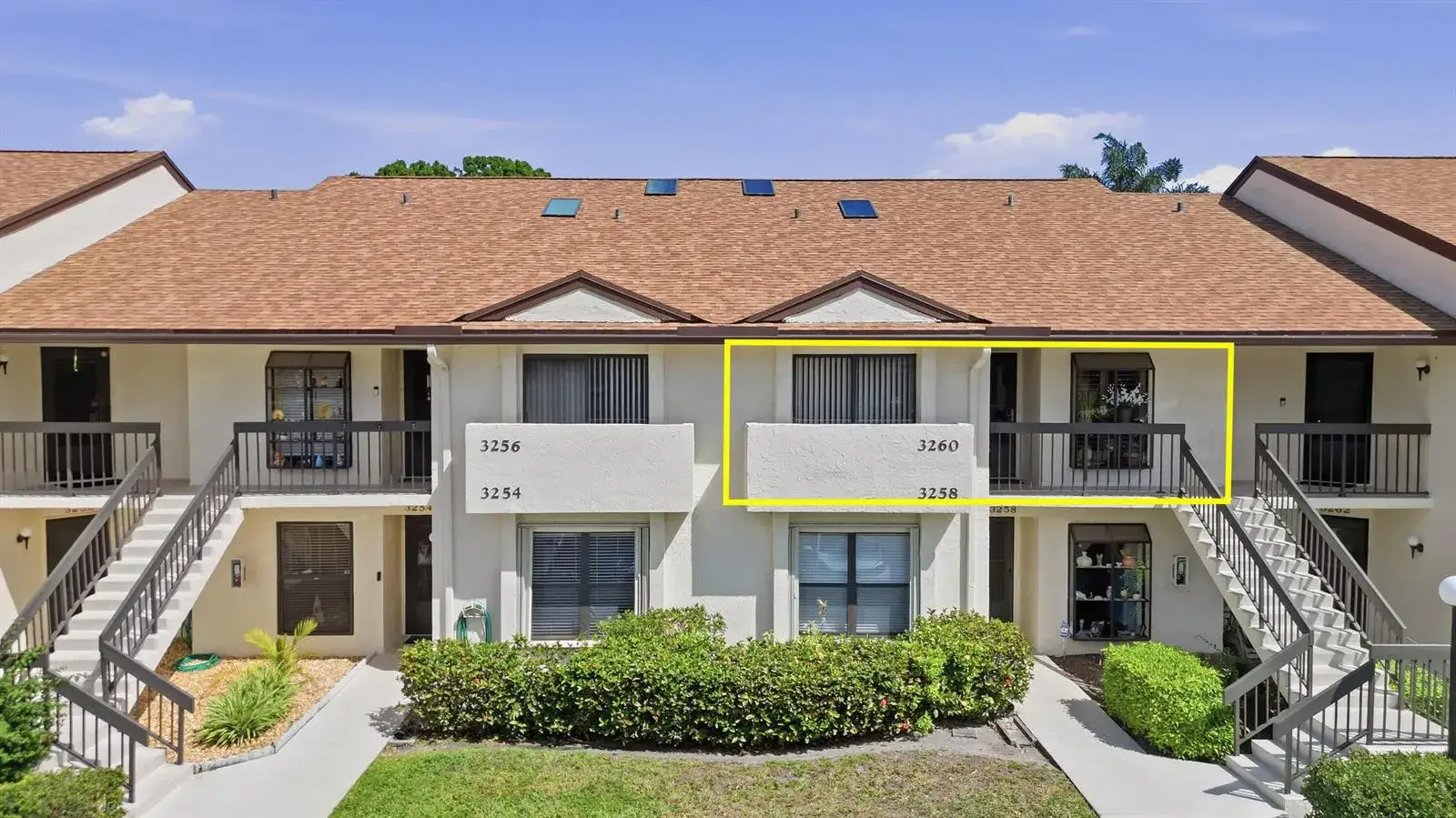2 bedroom 2 bath Residential for sale at 3260 Perimeter Drive, FL 33467