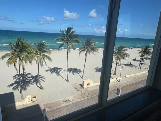 2 bedroom 2 bath Residential Lease for rent at 300 Oregon Street # 601, Hollywood FL 33019