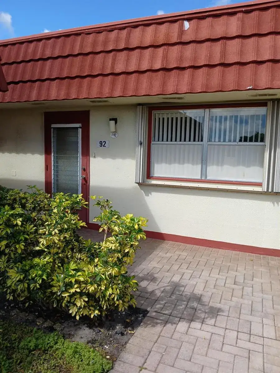 2 bedroom 2 bath Residential Lease for rent at 92 Seville, Delray Beach FL 33446