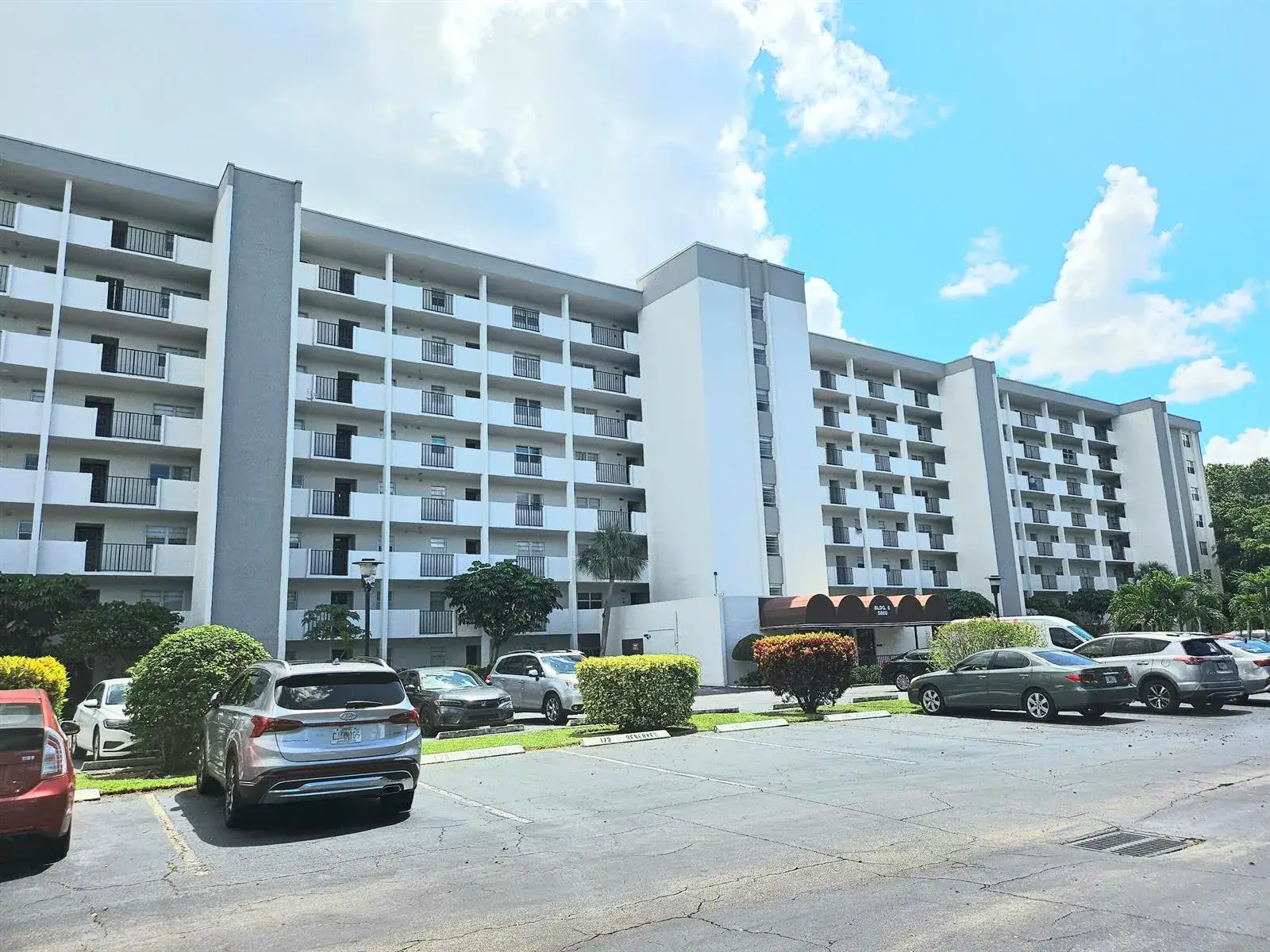 2 bedroom 2 bath Residential for sale at 5860 NW 44th Street # 412, Lauderhill FL 33319