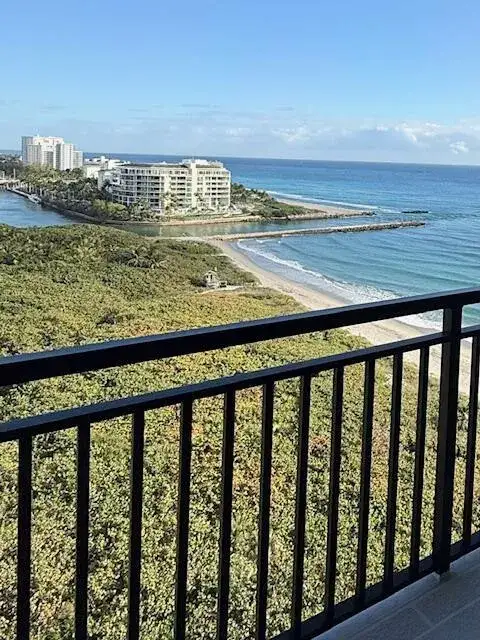 2 bedroom 2 bath Residential for sale at 1180 S Ocean Boulevard # D, Boca Raton FL 33432