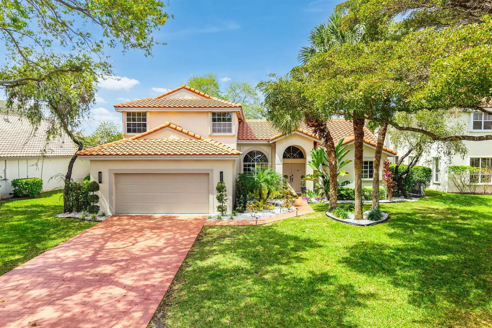 4 bedroom 3 bath Residential for sale at 7505 NW 65th Lane, Parkland FL 33067