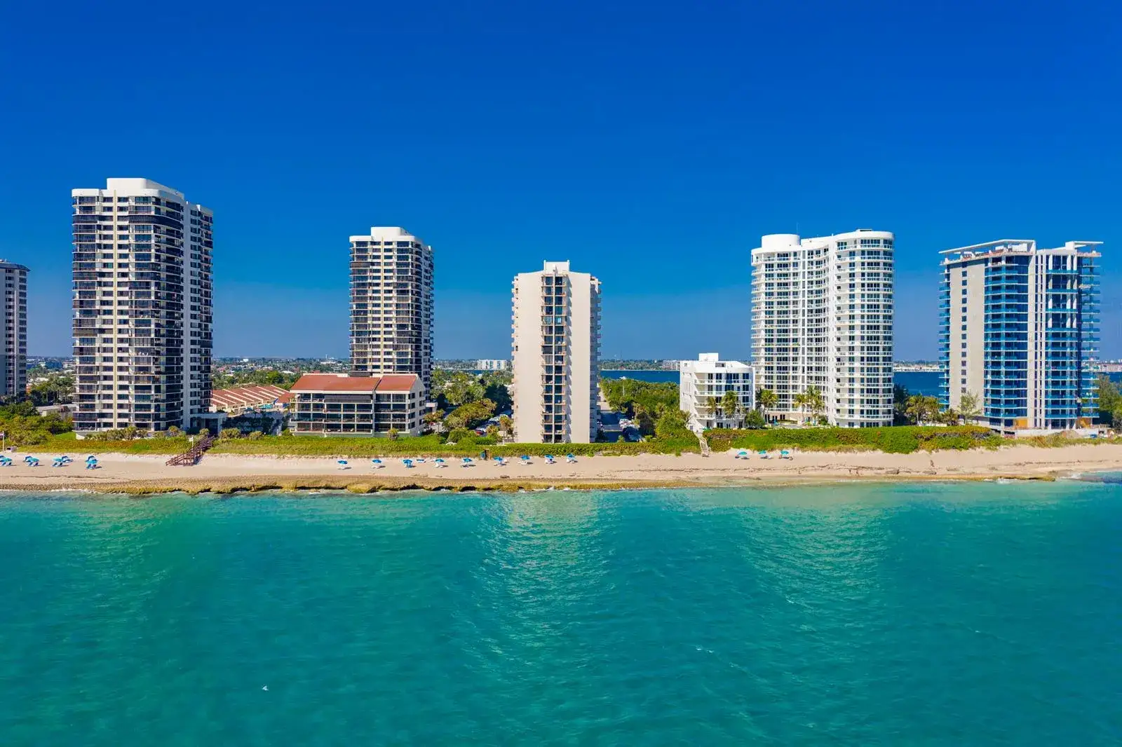 2 bedroom 2 bath Residential for sale at 4200 N Ocean Drive # 804, Singer Island FL 33404