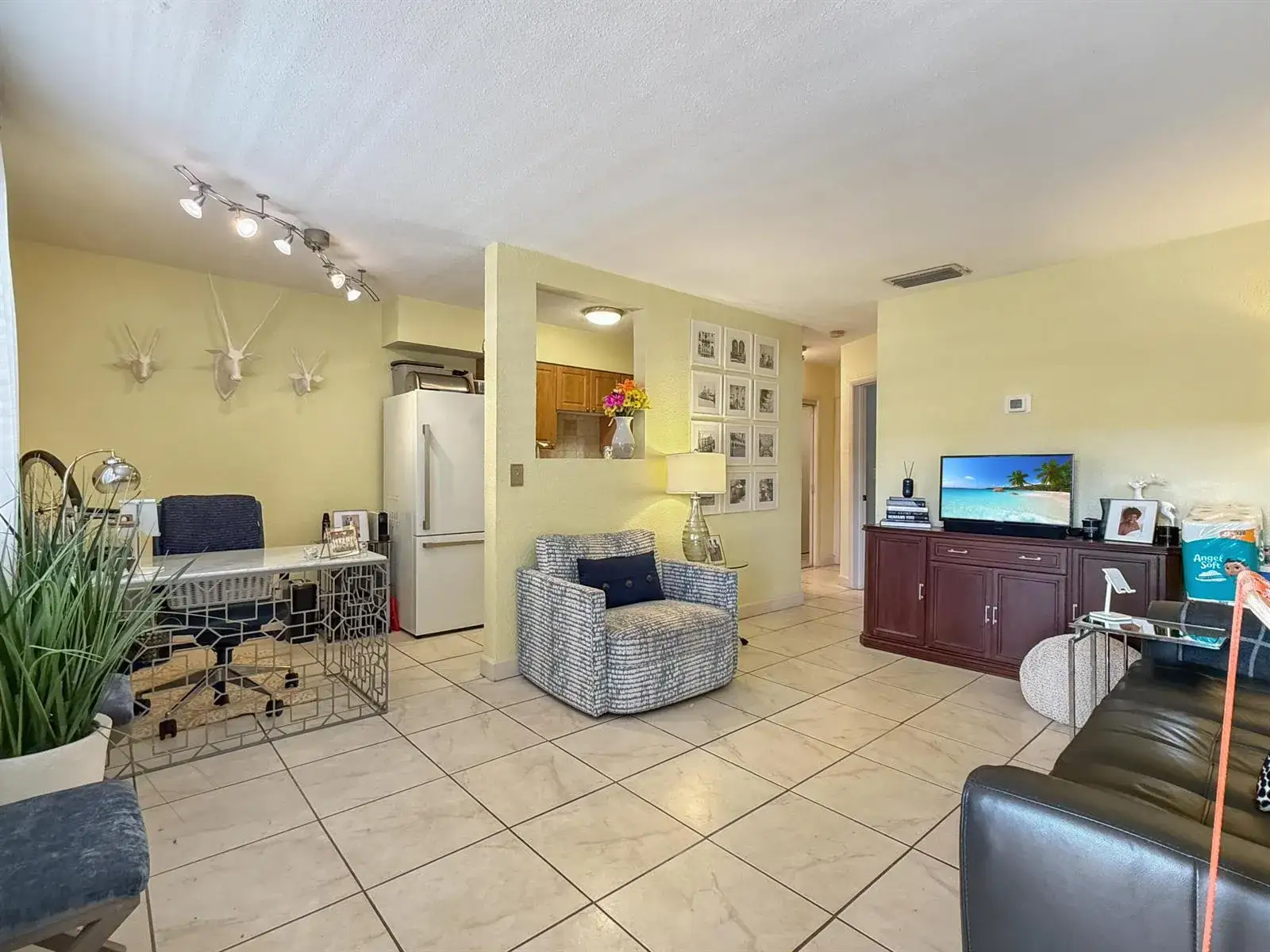 1 bedroom 1 bath Residential for sale at 2607 NE 8th Avenue # 25, Wilton Manors FL 33334