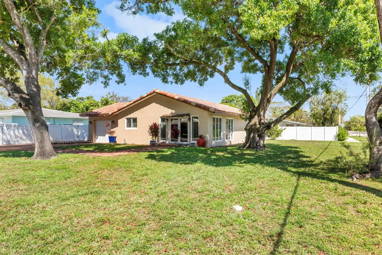 2 bedroom 2 bath Residential for sale at 1255 SW 15th Avenue, Fort Lauderdale FL 33312
